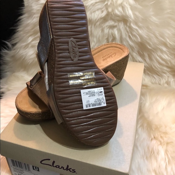 NIB! Clarks “Temira East” NIB size 8M Gold - Picture 5 of 6